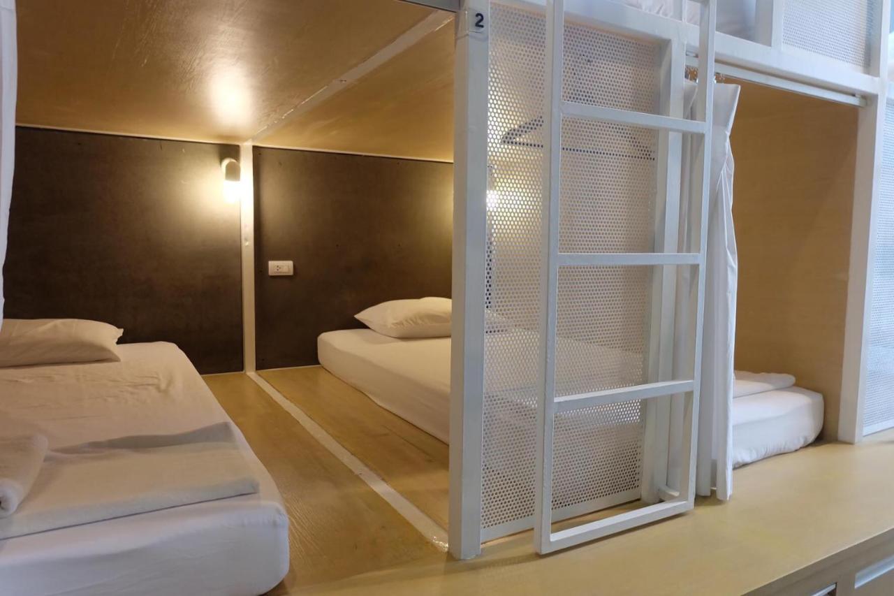 On The Bed Hostel Bangkok Bagian luar foto