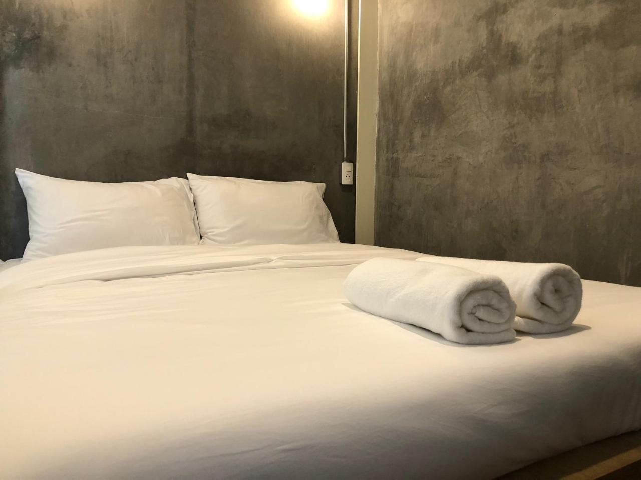 On The Bed Hostel Bangkok Bagian luar foto