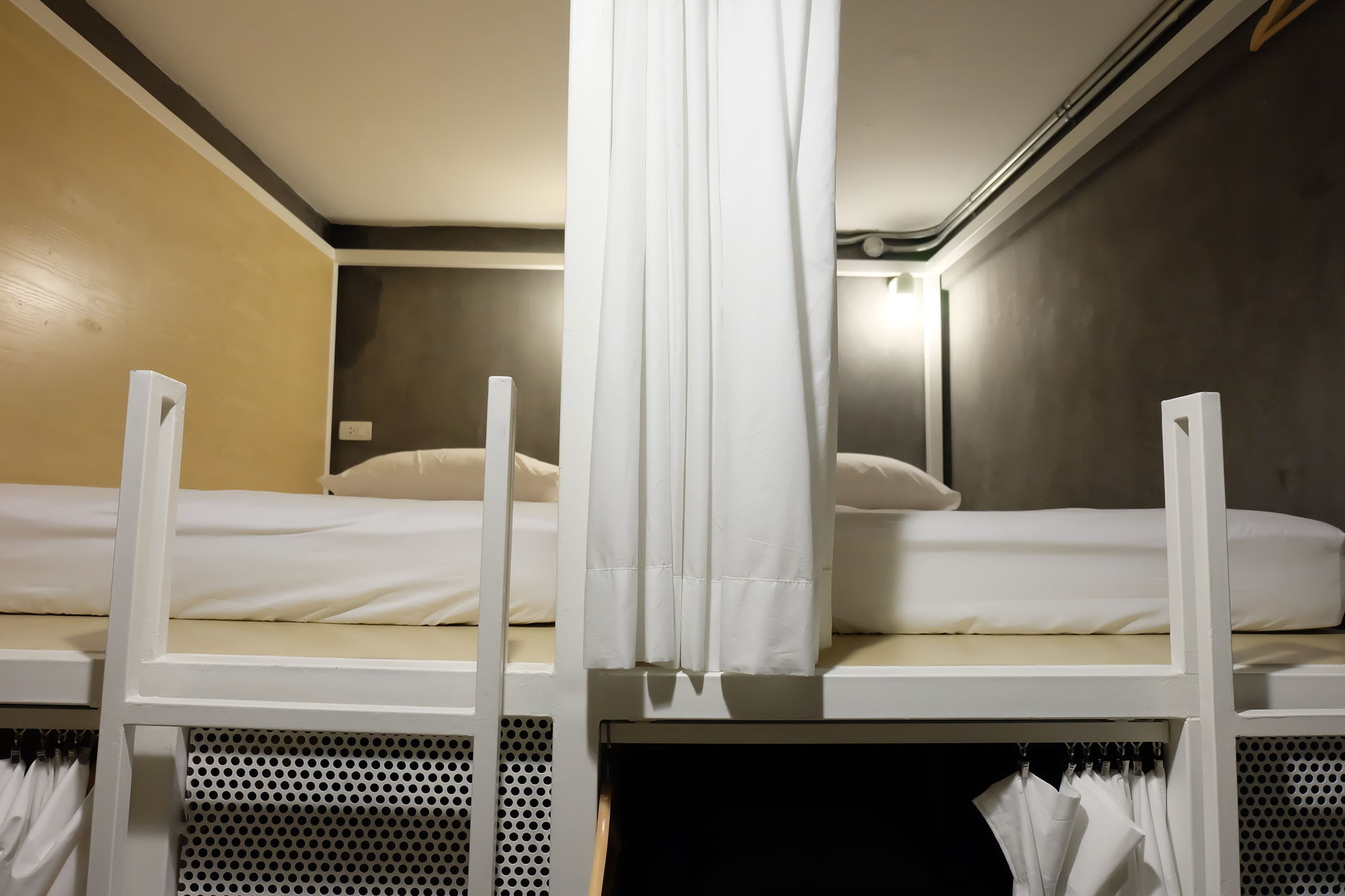 On The Bed Hostel Bangkok Bagian luar foto